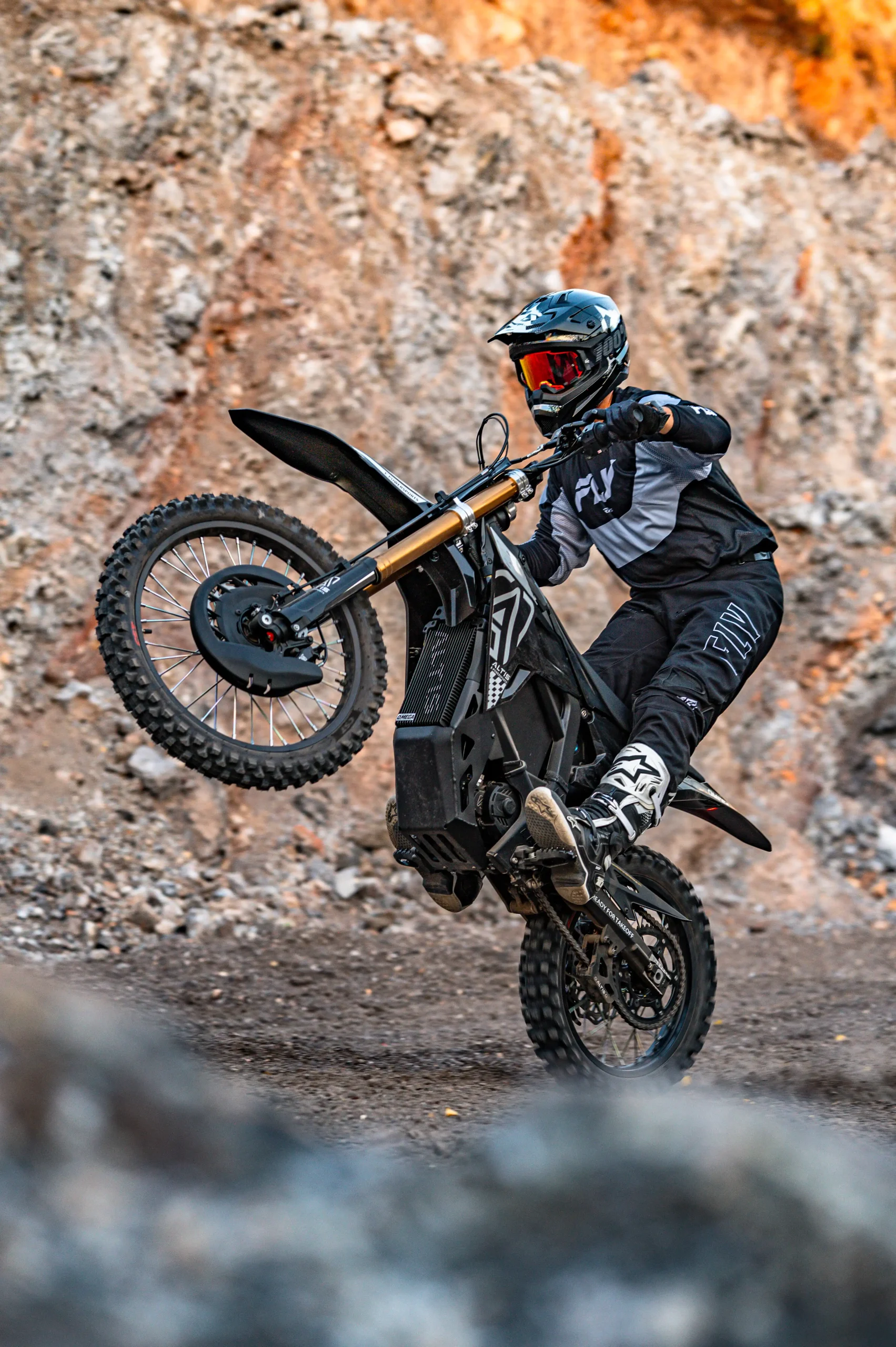 Altis Omega electric dirt bike in action on an offroad trail (2)
