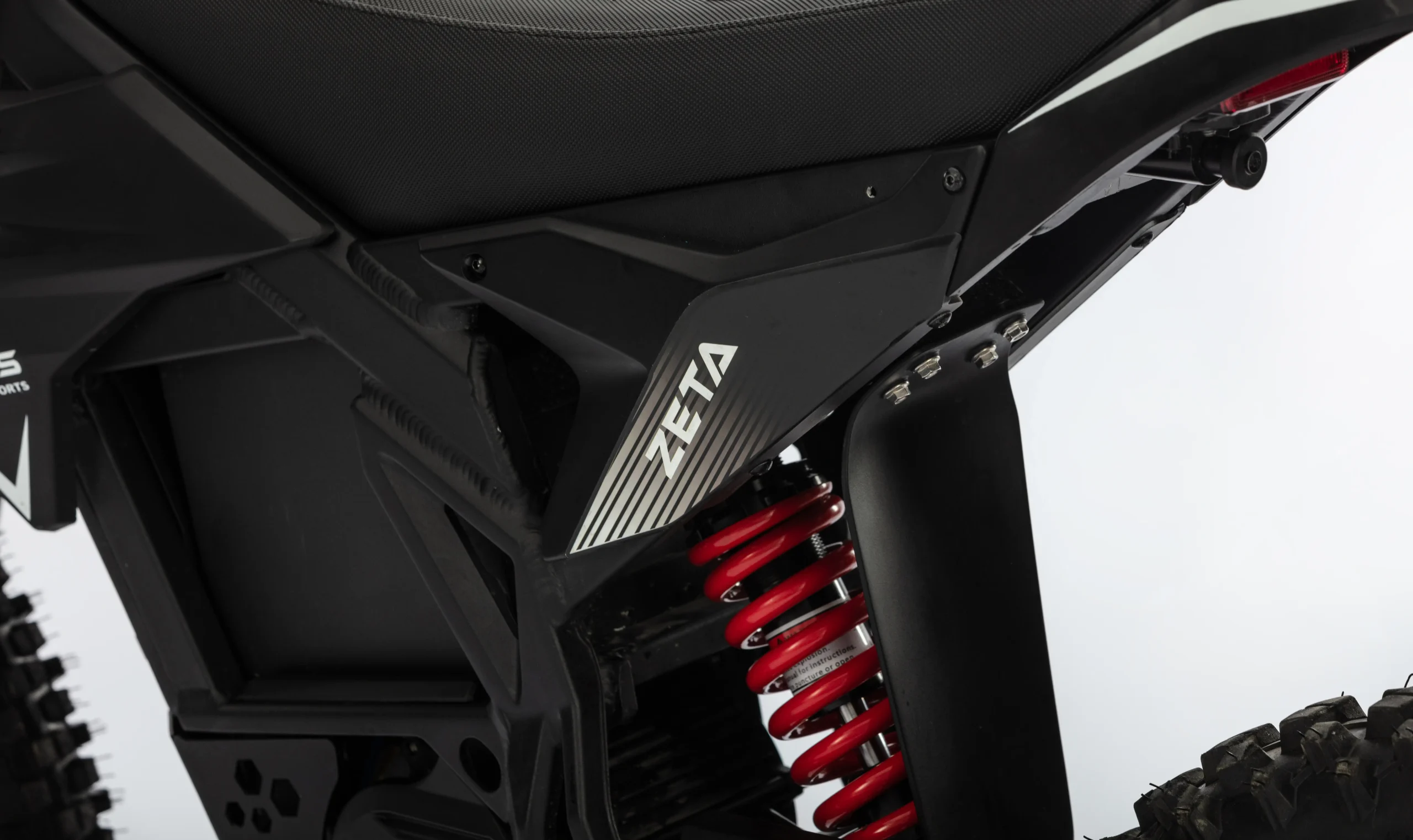 Altis Zeta aluminum frame with Zeta logo and red rear spring