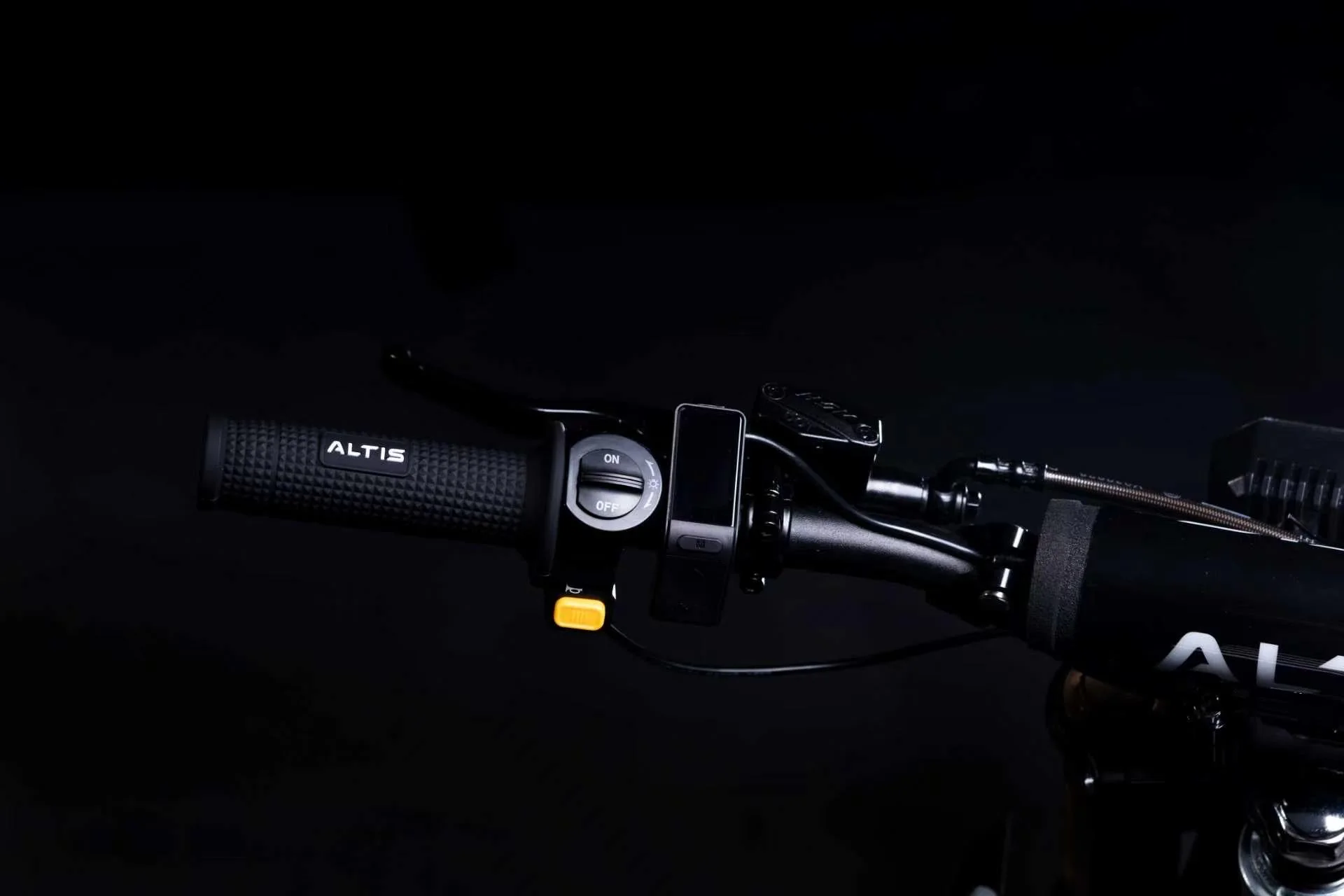 Altis Zeta handlebar with throttle and control unit