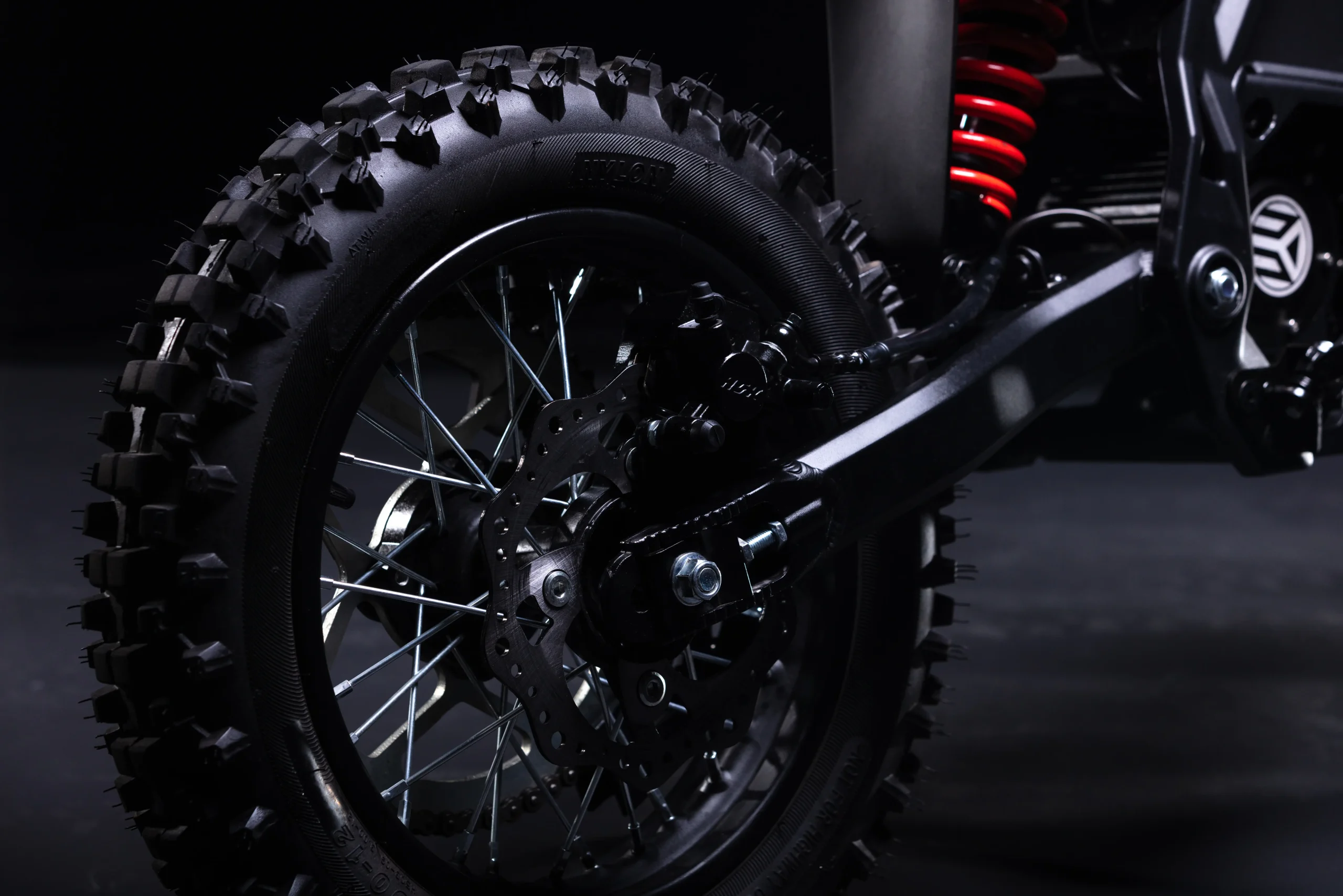 Altis Zeta 12-inch rear wheel with off-road tire